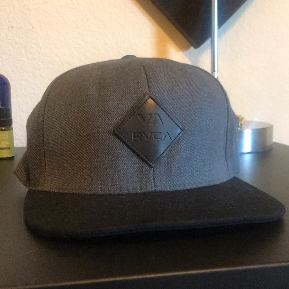 RVCA flat-billed snapback hat